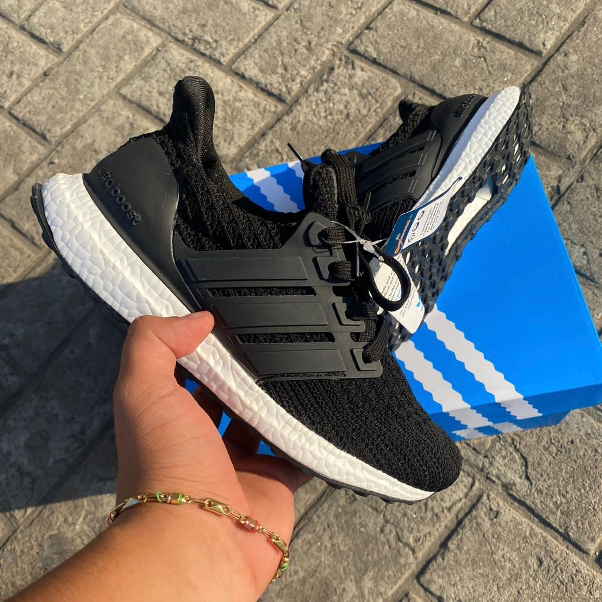 Adidas ultra 2024 boost descuento negro